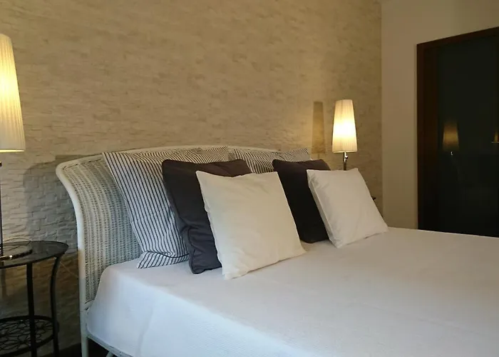 Quiet And Spacious Apartment With Garage Option