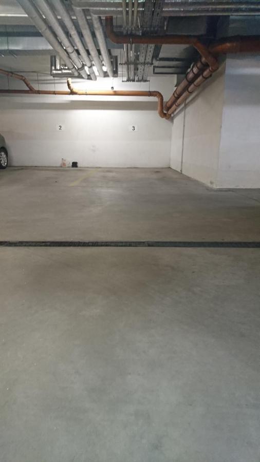 Quiet And Spacious With Garage Option Apartament *